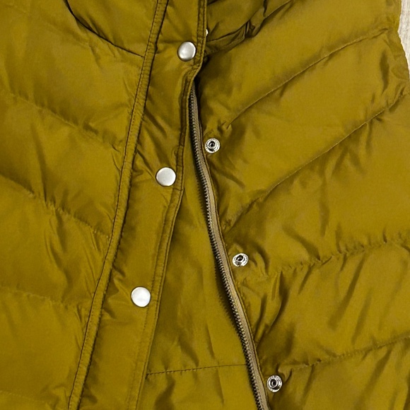 J.Crew Womens Puffer Vest Size - Small - Picture 5 of 6